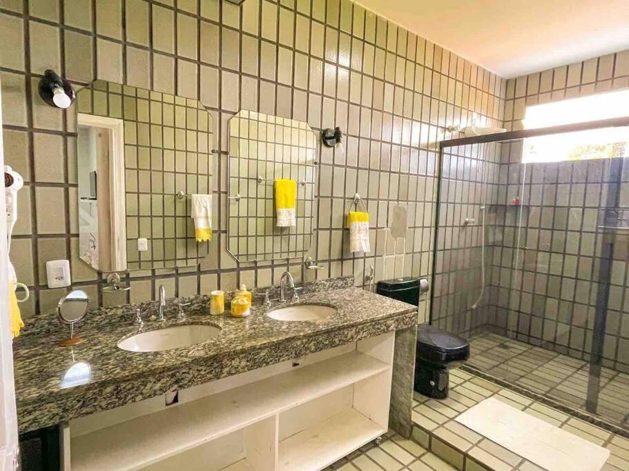 Casa A 170M Da Praia Com Vista Para O Mar 일례우스 외부 사진
